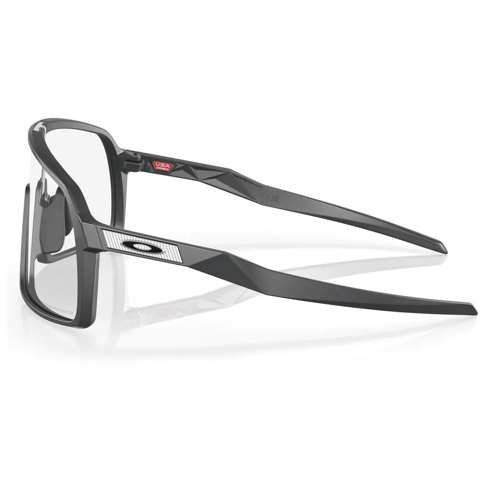 Gafas Oakley Sutro Matte Carbon Clear to Black Iridium Photochromic