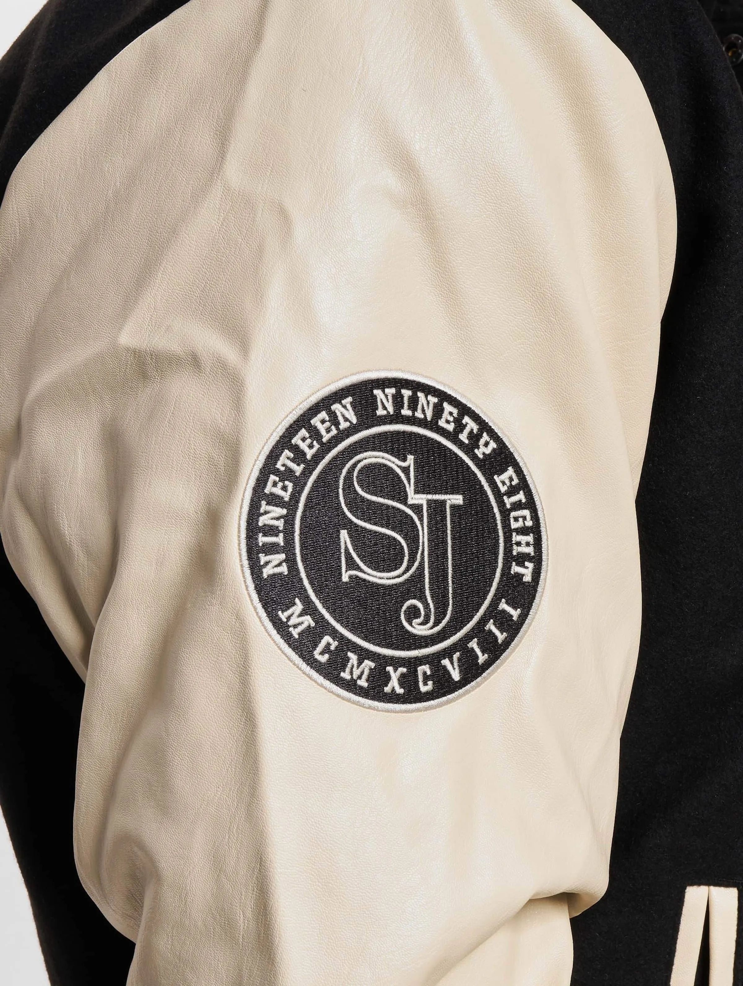 JM233-023-2 SJ Script Logo Retro Car College Jacket