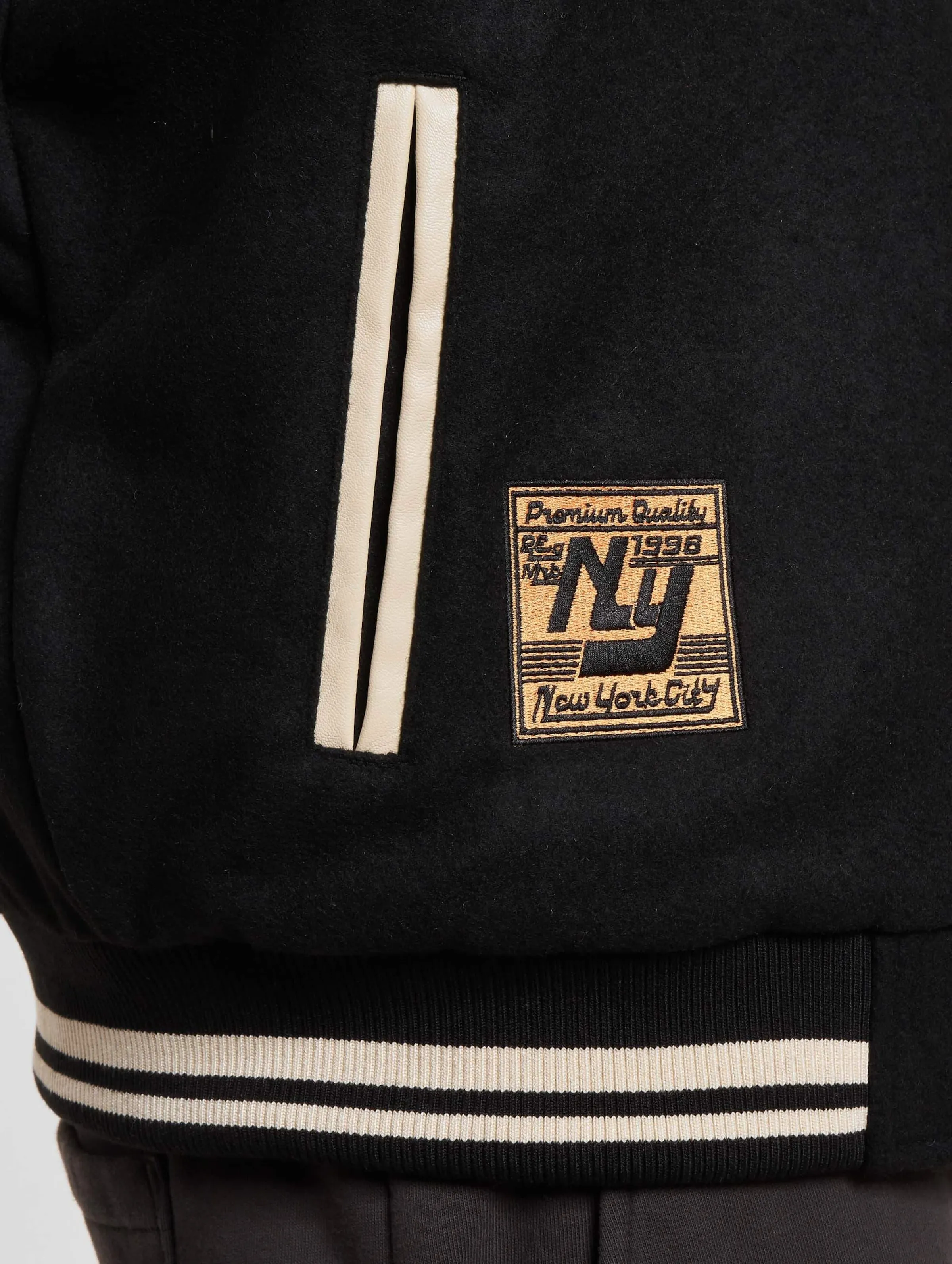 JM233-023-2 SJ Script Logo Retro Car College Jacket