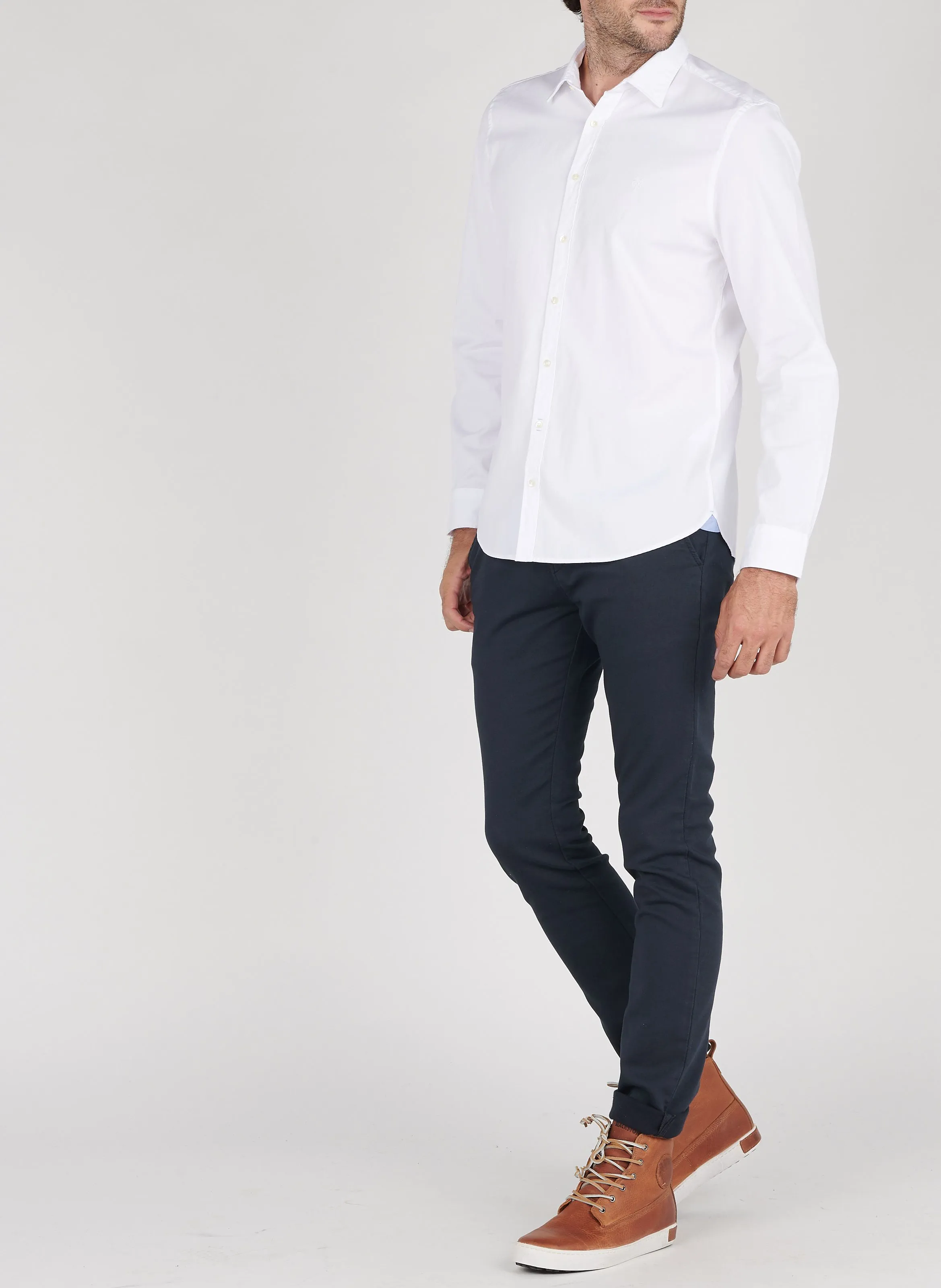 MARC O'POLO Camisa shaped fit de algodón con cuello clásico en blanco